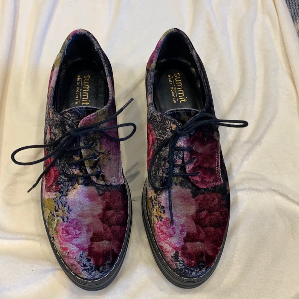 Summit White Mountain Woman’s platform lace up shoe size 37